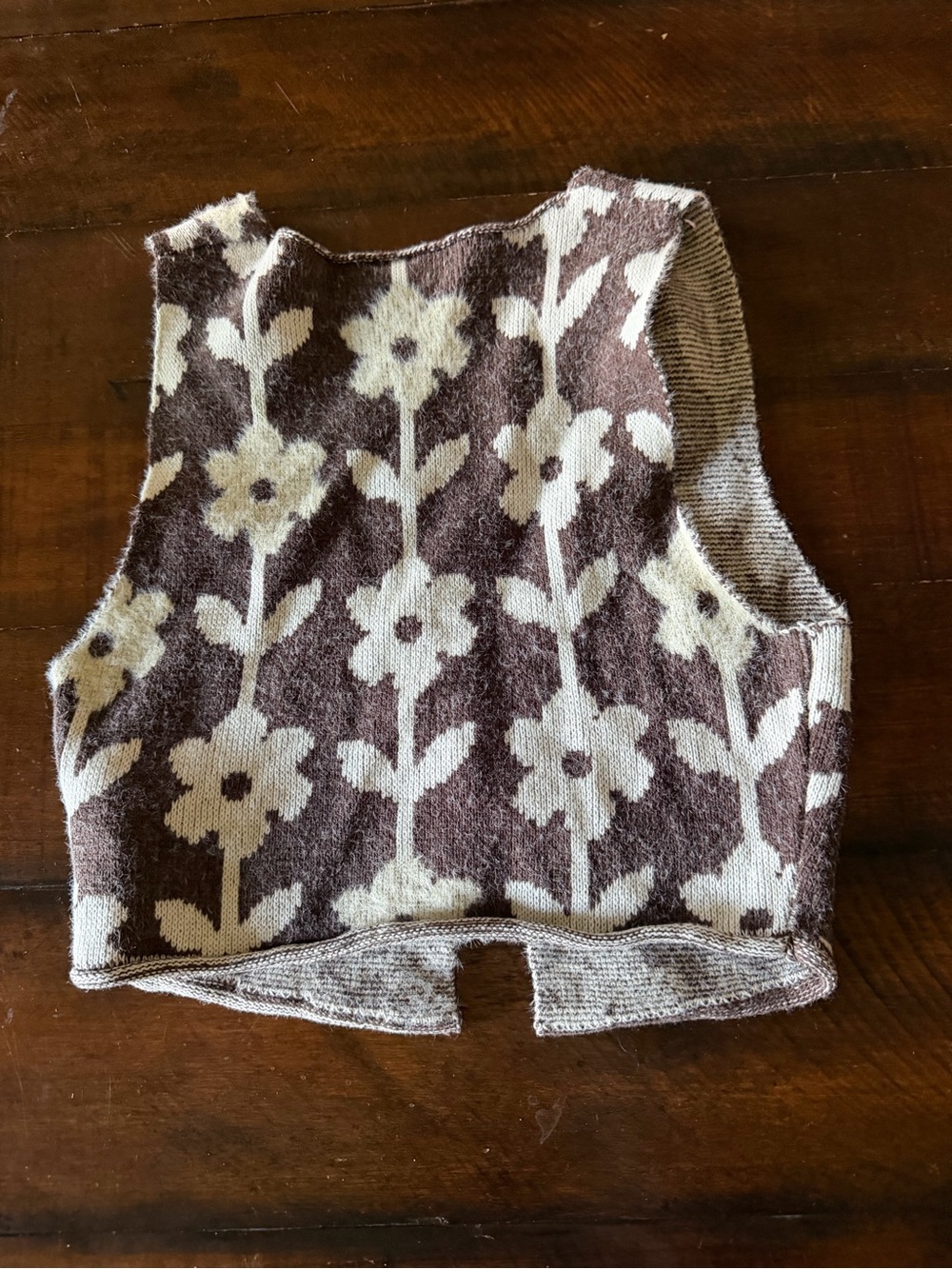 Urban Outfitters Brown & Cream Floral Knit Vest - Picture 2 of 3